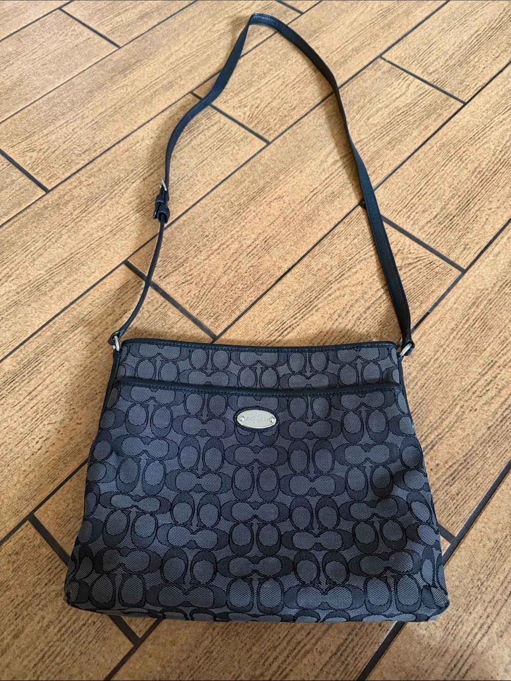 COACH Signature Daisy File Crossbody Black Gray Jacquard Y2K Vintage F16558